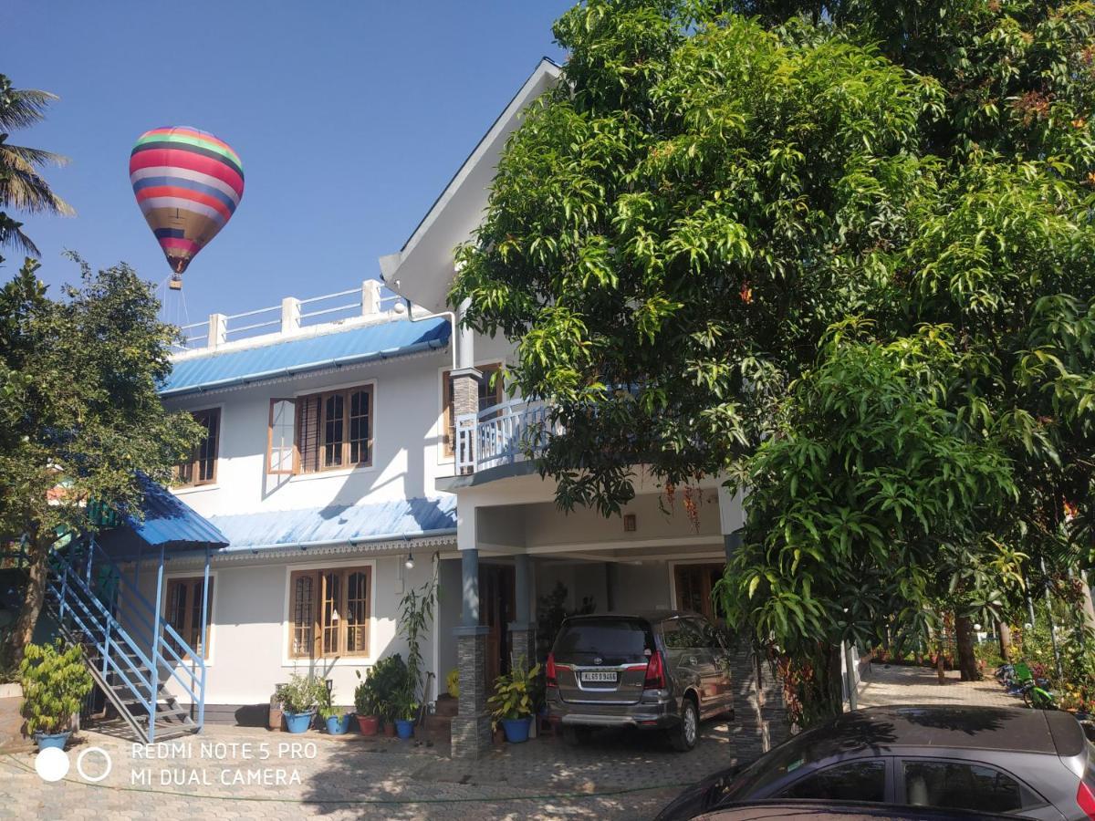 Munnar Blue Mist Bed and Breakfast Buitenkant foto