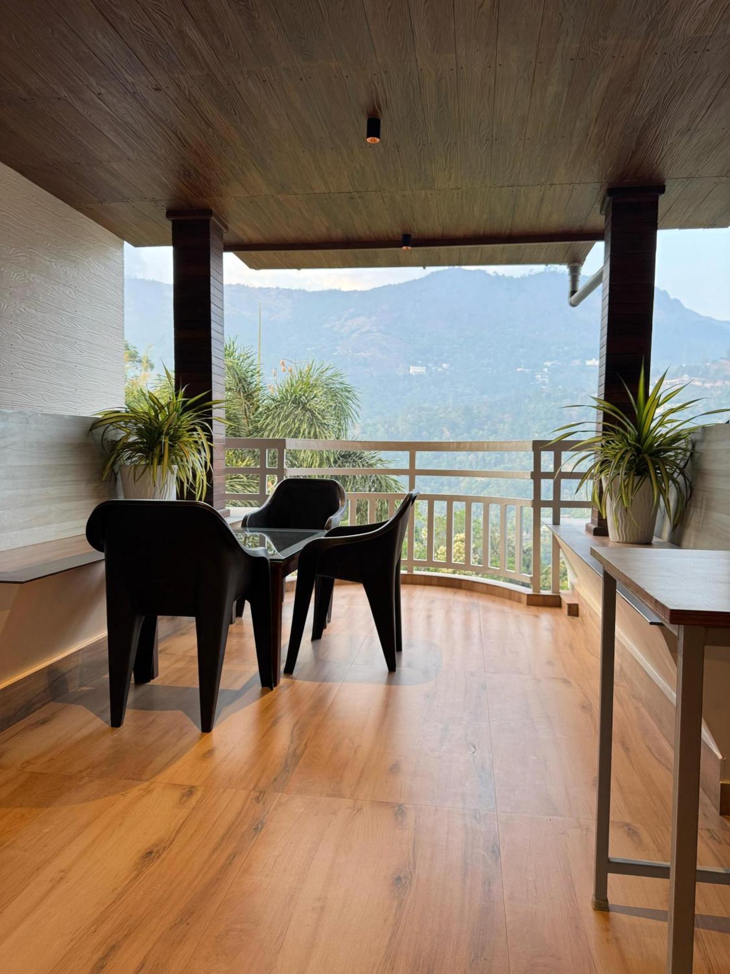 Munnar Blue Mist Bed and Breakfast Buitenkant foto